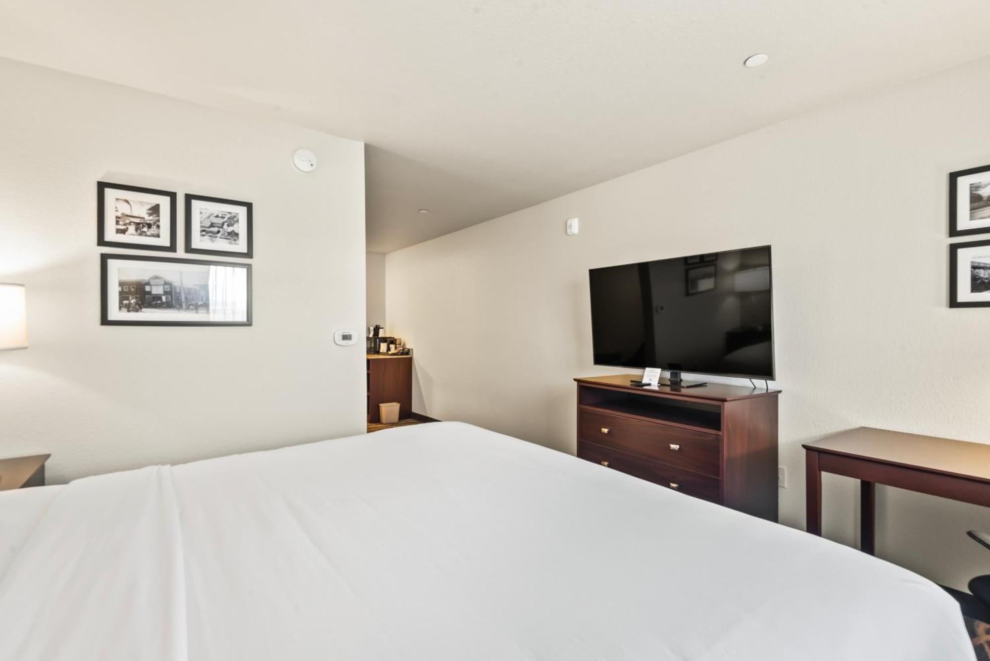 Cobblestone Hotel & Suites - 卡尔曼 外观 照片